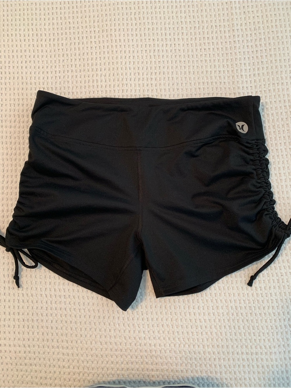 Hurley Black Ruched Athletic Shorts Size Large